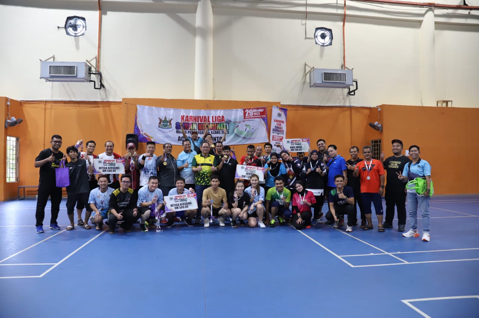 KARNIVAL SUKAN KOMUNITI KLANG (BADMINTON) KARNIVAL SUKAN KOMUNITI KLANG (BADMINTON) 