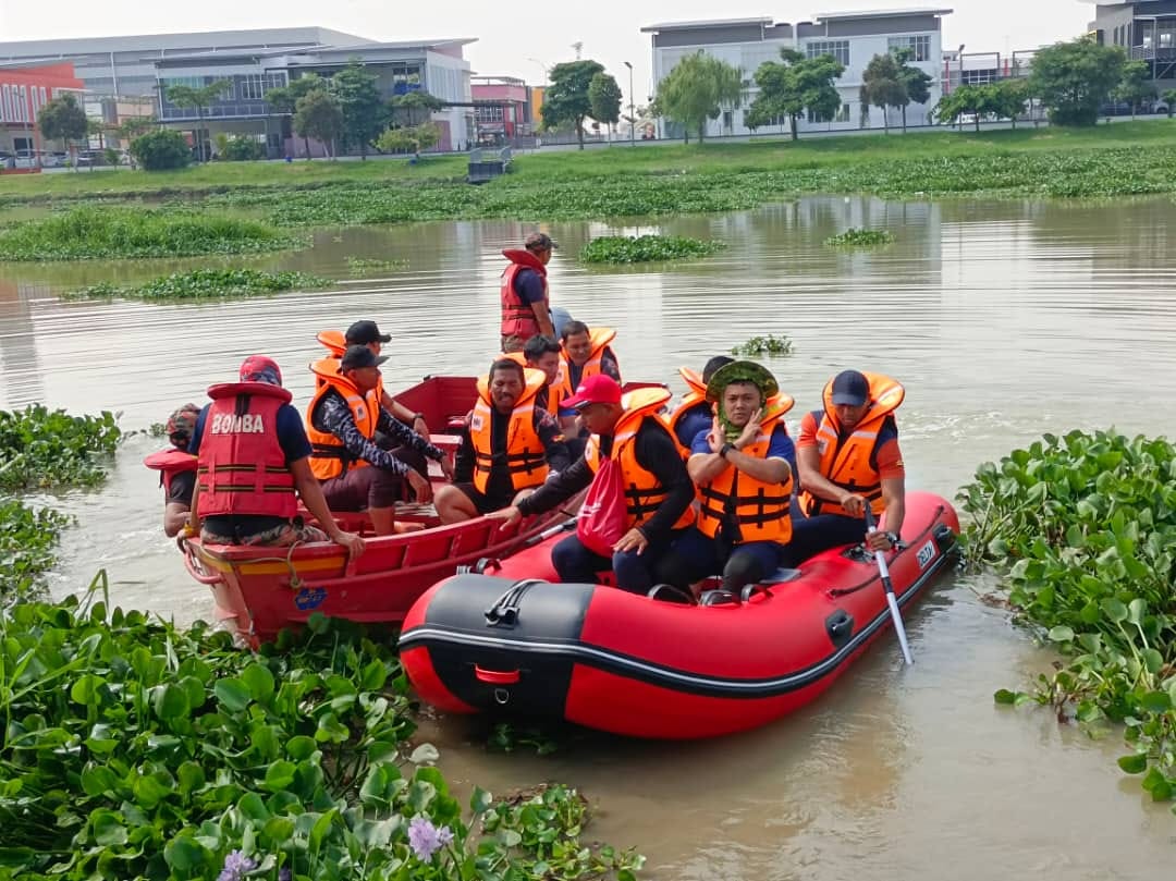 LATIHAN MENYELAMAT DAN PENGENDALIAN BOT BERSAMA JABATAN BOMBA DAN PENYELAMAT MALAYSIA