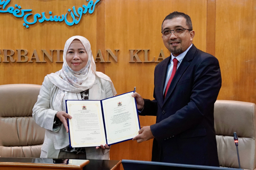 MAJLIS PENGAKUAN MENERIMA JAWATAN (ANGKAT SUMPAH) SEBAGAI SETIAUSAHA & TIMBALAN DATUK BANDAR MAJLIS BANDARAYA DIRAJA KLANG OLEH YBRS. TUAN MOHD ZARY AFFENDI MOHD ARIF