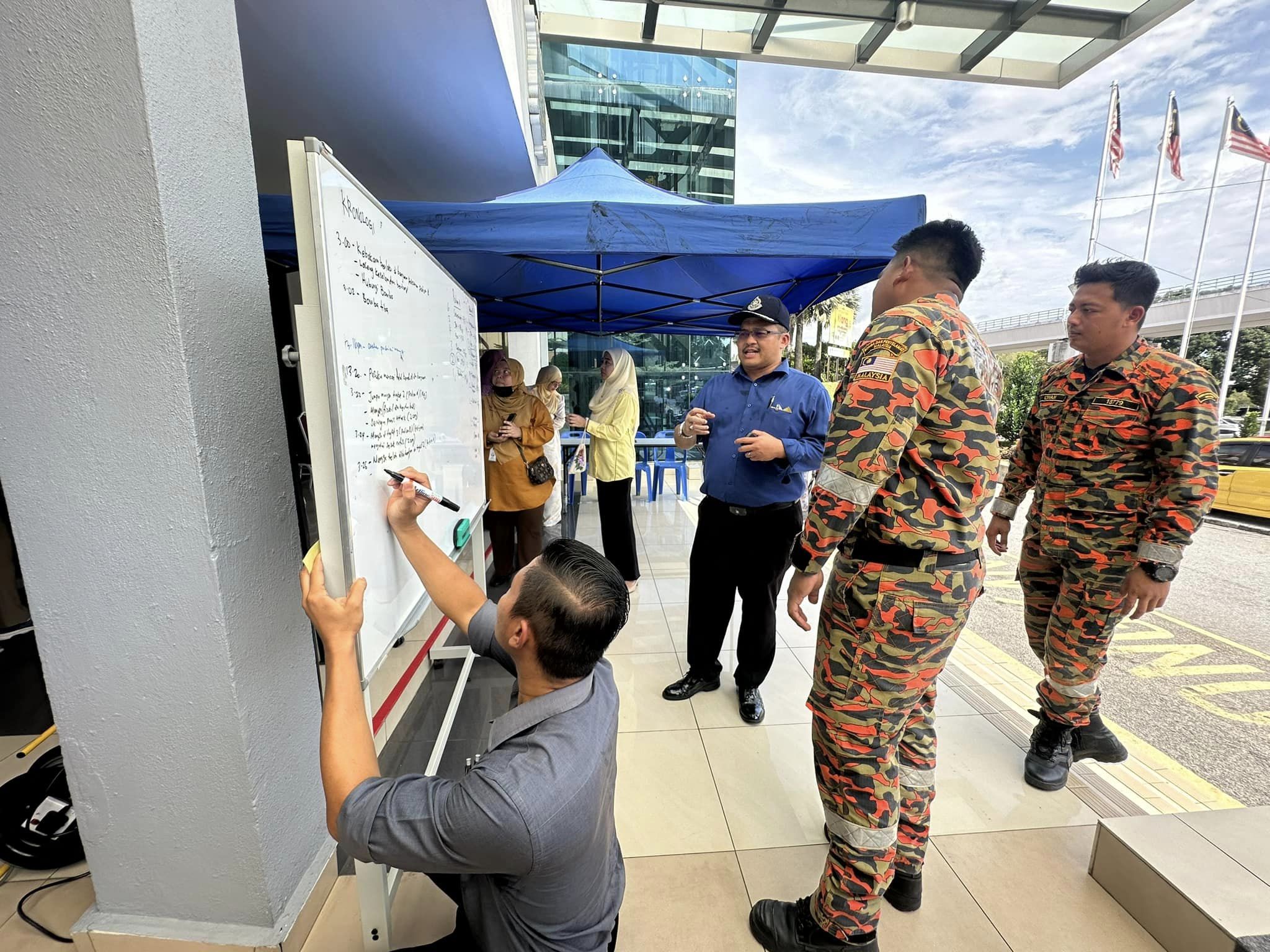 LATIHAN KEBAKARAN PERINGKAT MPK