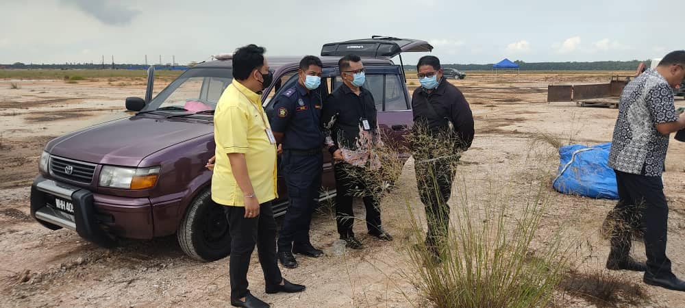 LAWATAN TURUN PADANG MENTERI NRECC