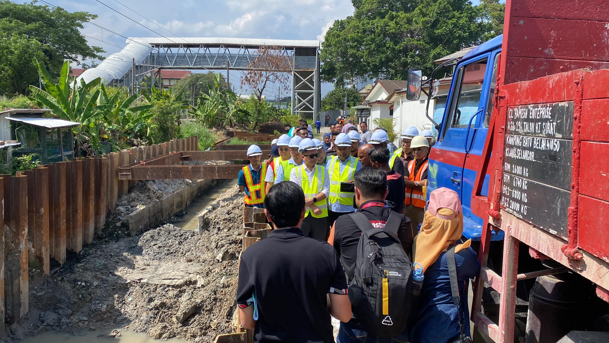 LAWATAN YB MENTERI NRECC KE TAMAN MELAWIS