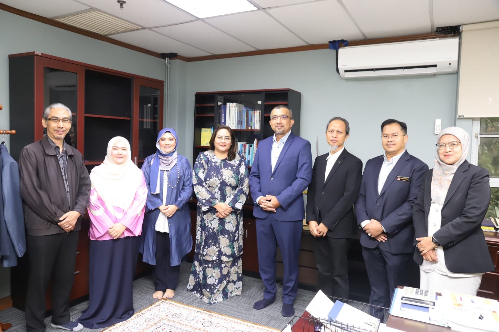 MAJLIS PENYERAHAN LAGU RASMI MAJLIS BANDARAYA DIRAJA KLANG OLEH KOLEJ PENGAJIAN SENI KREATIF UITM