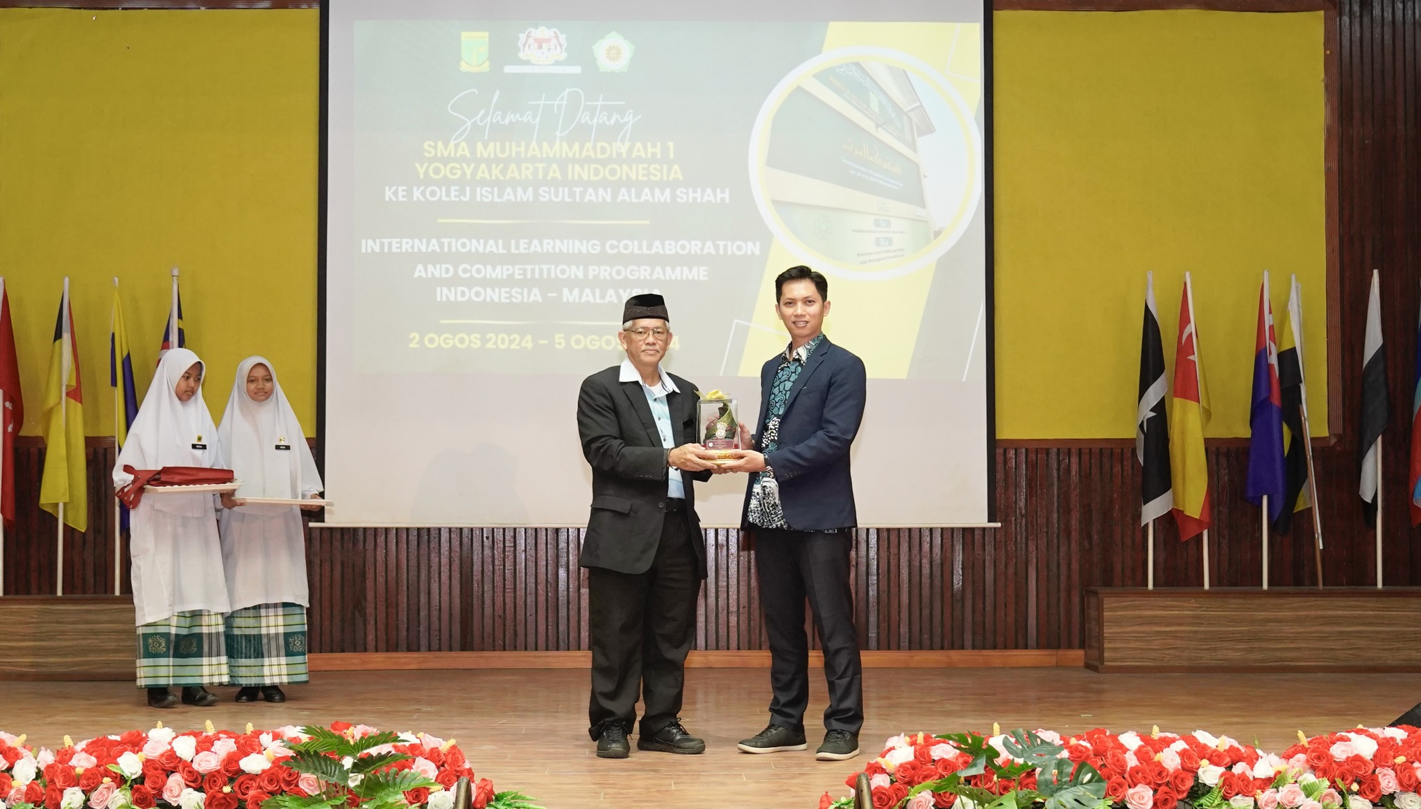 TAKLIMAT BERKENAAN SEJARAH KLANG DI INTERNATIONAL LEARNING COLLABORATION & COMPETITION PROGRAMME INDONESIA-MALAYSIA ANTARA KOLEJ ISLAM SULTAN ALAM SHAH (KISAS) DAN SMA MUHAMMADIYAH 1 YOGYAKARTA INDONESIA.