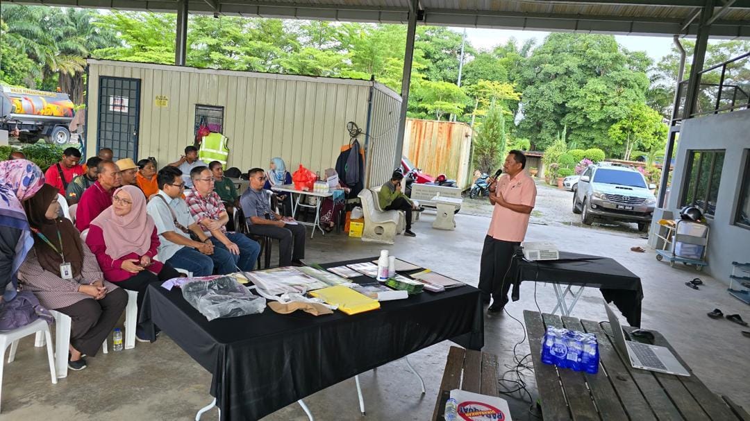 LATIHAN PENGURUSAN BAHAN KIMIA & RACUN SERTA PEMAKAIAN ALAT PERLINDUNGAN DIRI SEMASA MENGURUSKAN BAHAN KIMIA & RACUN