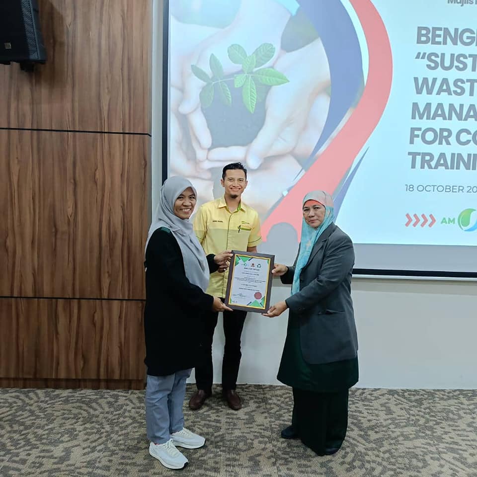 KURSUS PELAKSANAAN “COMMUNITY TRAINING FOR SUSTAINABLE WASTE MANAGEMENT” PERINGKAT MAJLIS