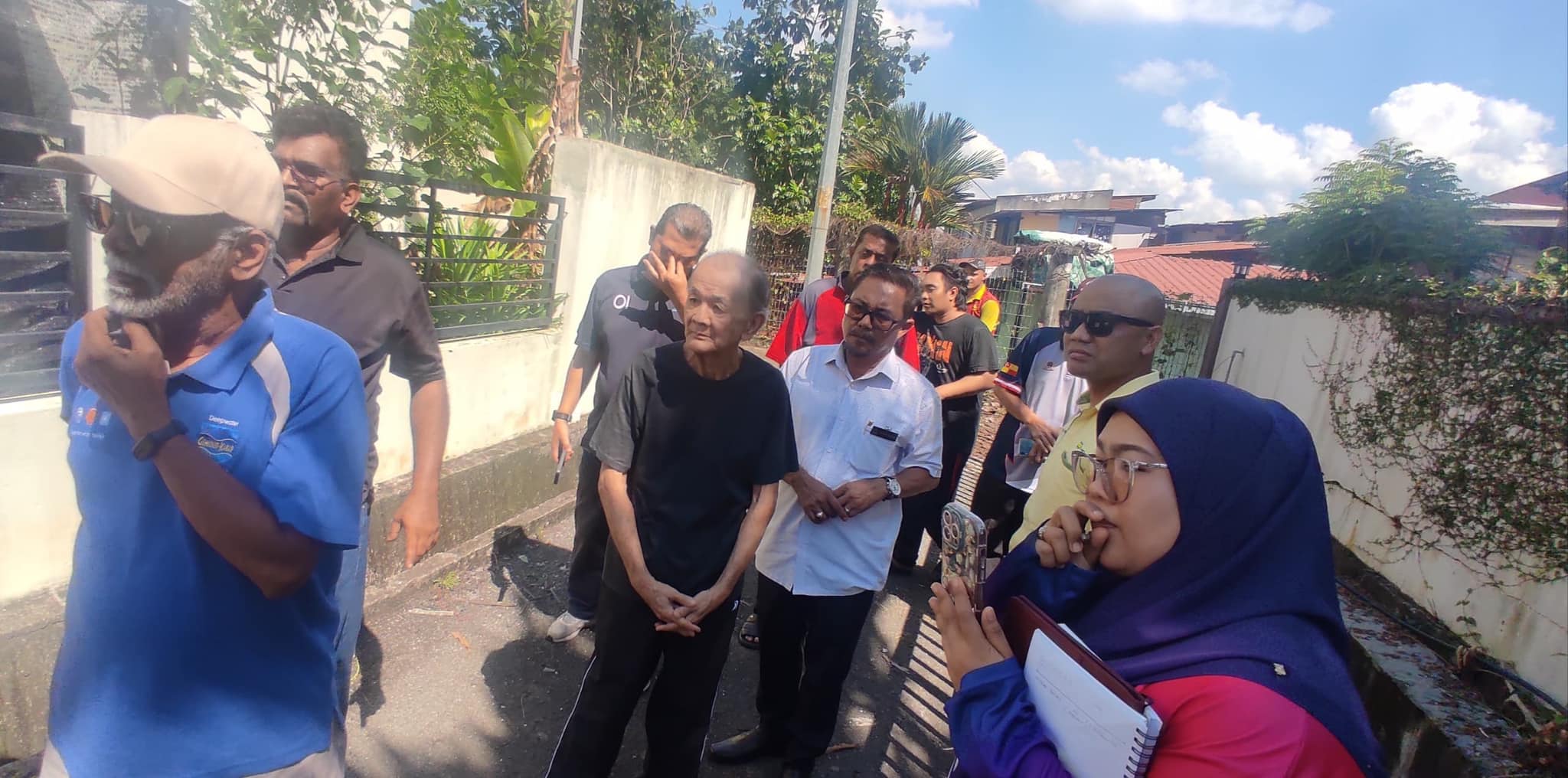 LAWATAN PENYELESAIAN ADUAN BERSAMA AHLI MAJLIS (EN RAYME ABDUL RAHMAN) LORONG SRI BANANG,TAMAN SRI ANDALAS