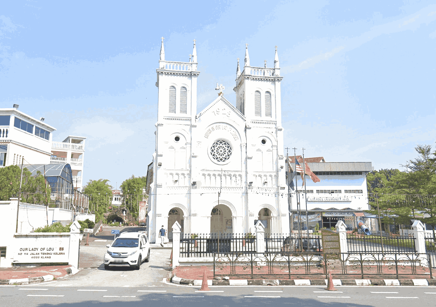  9. Gereja Our Lady of Lourdes